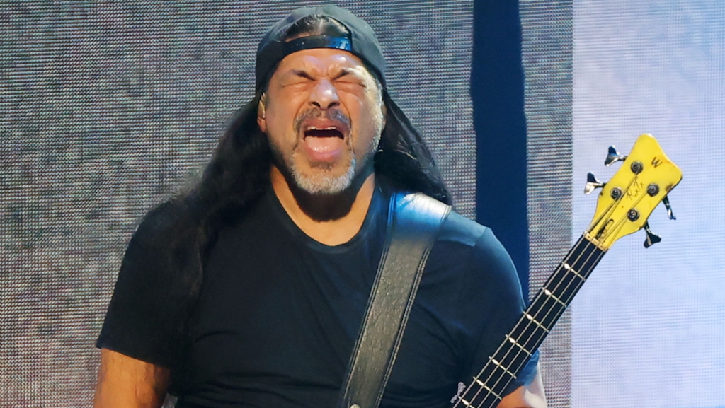 Robert Trujillo bei einer Metallica-Show am 13. Dezember 2024 in Inglewood